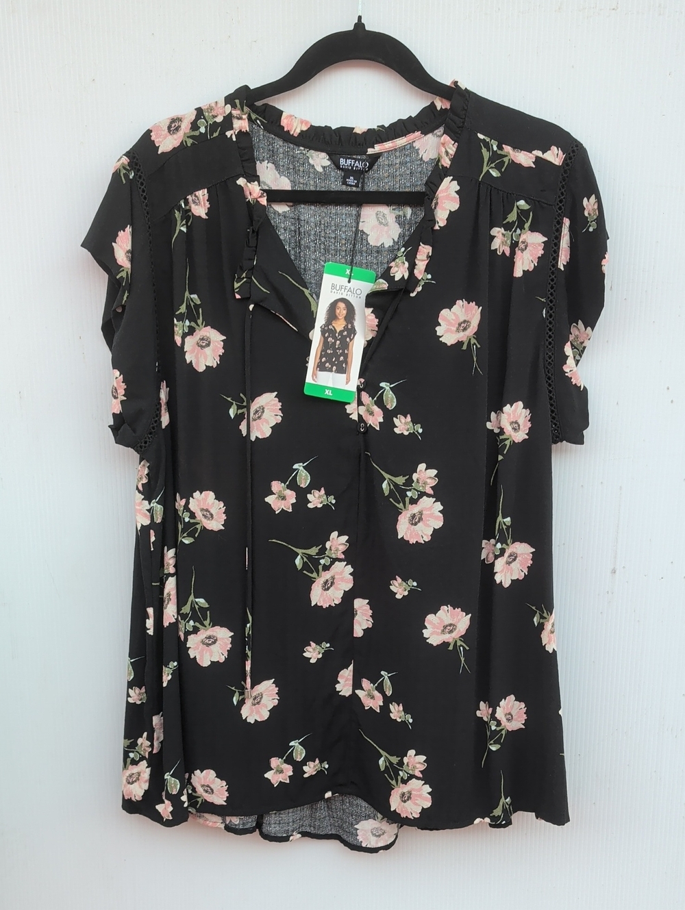 black & Pink Buffalo David Bitton flutter-sleeve blouse, Size XL, NWT